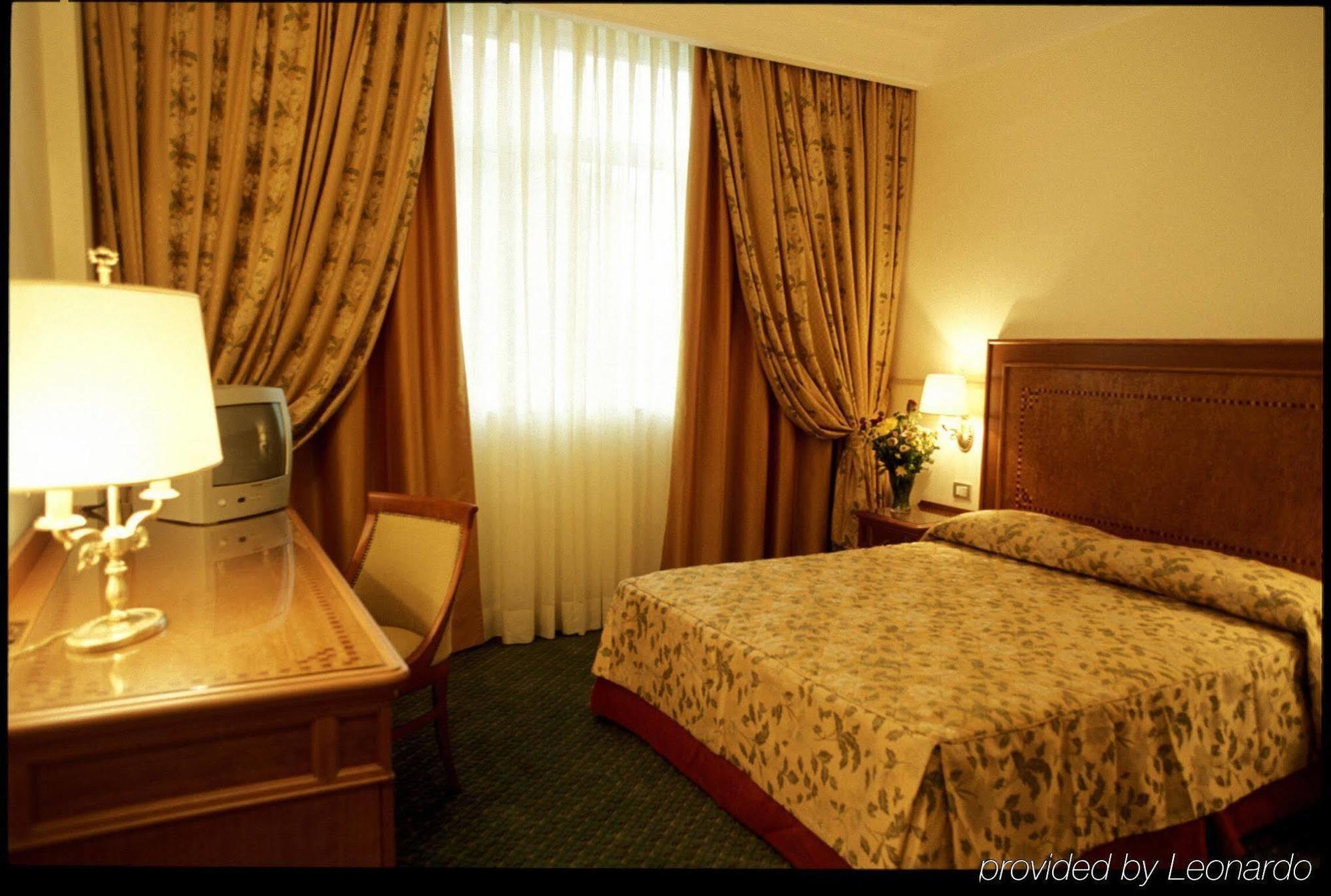 Sunrise Hotel Rom Rum bild